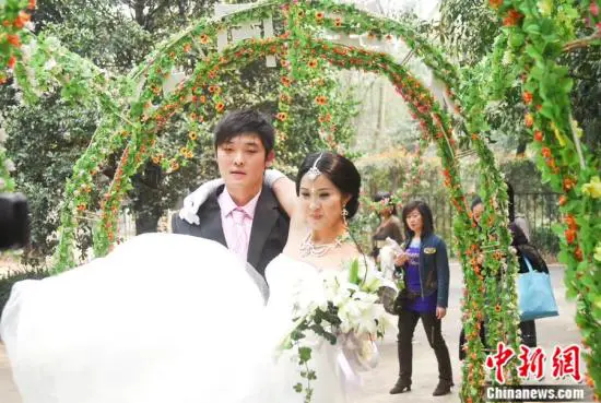 哪里可以找到适合青少年的篮球季前赛训练营_2