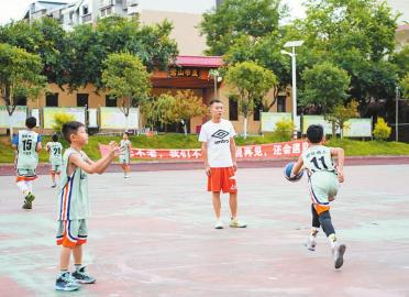 如何通过团队协作策略提升整体篮球水平_0